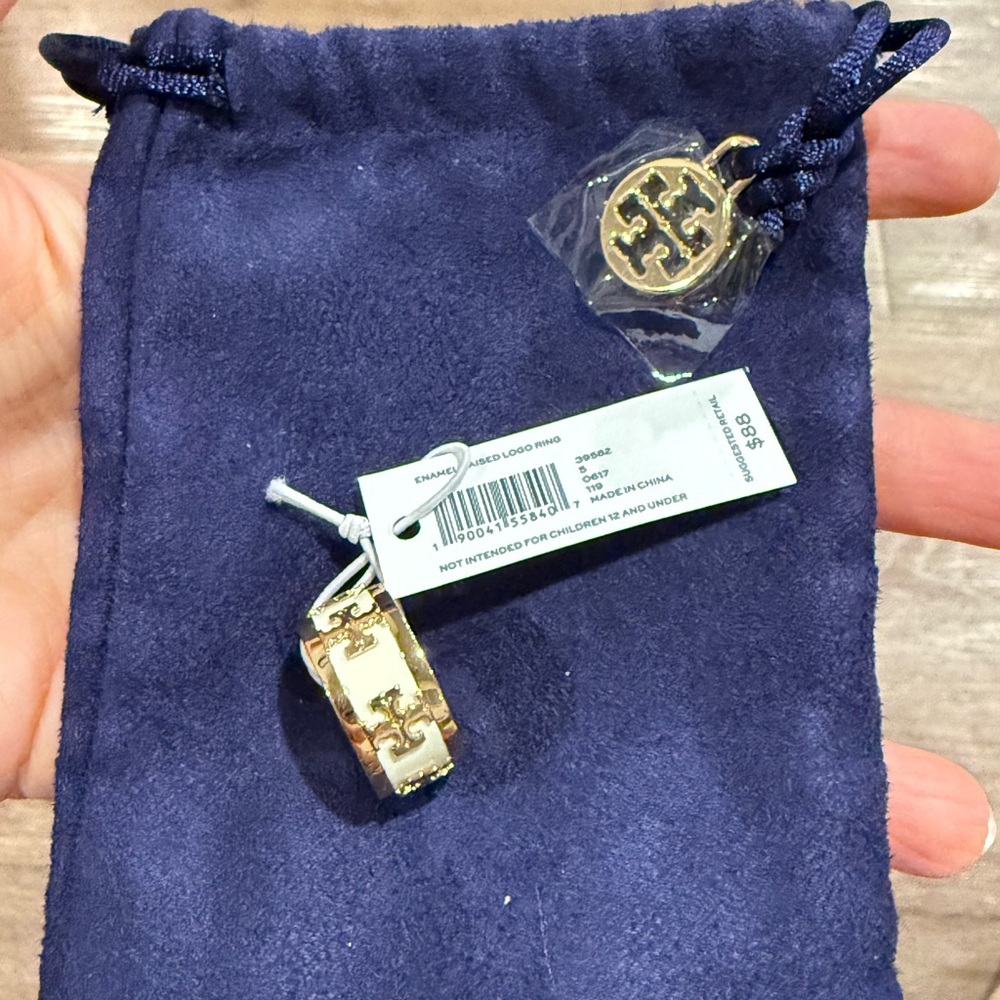 AUTHENTIC NWT-  Tory Burch - Enamel raised logo Ring